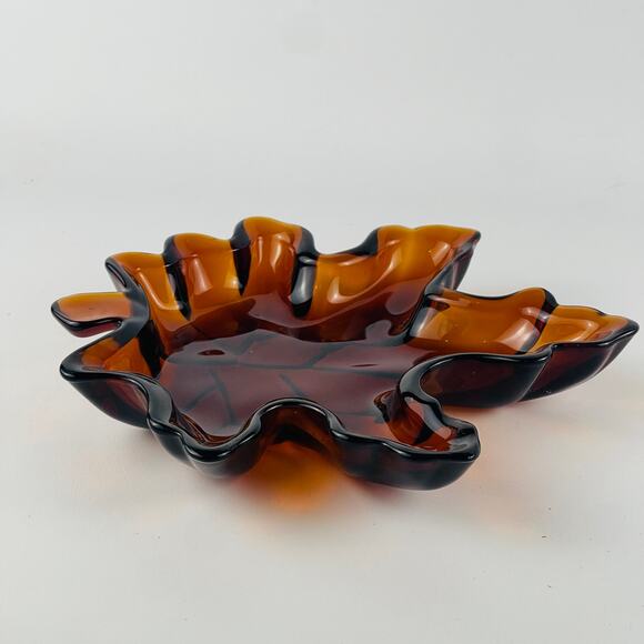 Vintage Amber Glass Maple Leaf Dish 9 x 8 1/4” - Picture 3 of 6